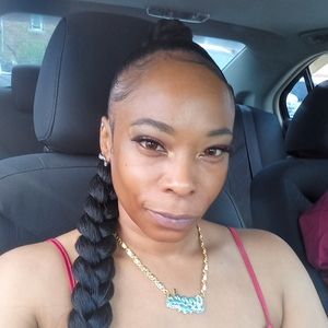 Meet your Posher, Candia